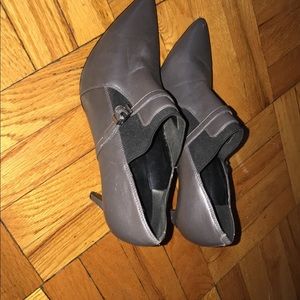 Nine West Gray & Black Heels
